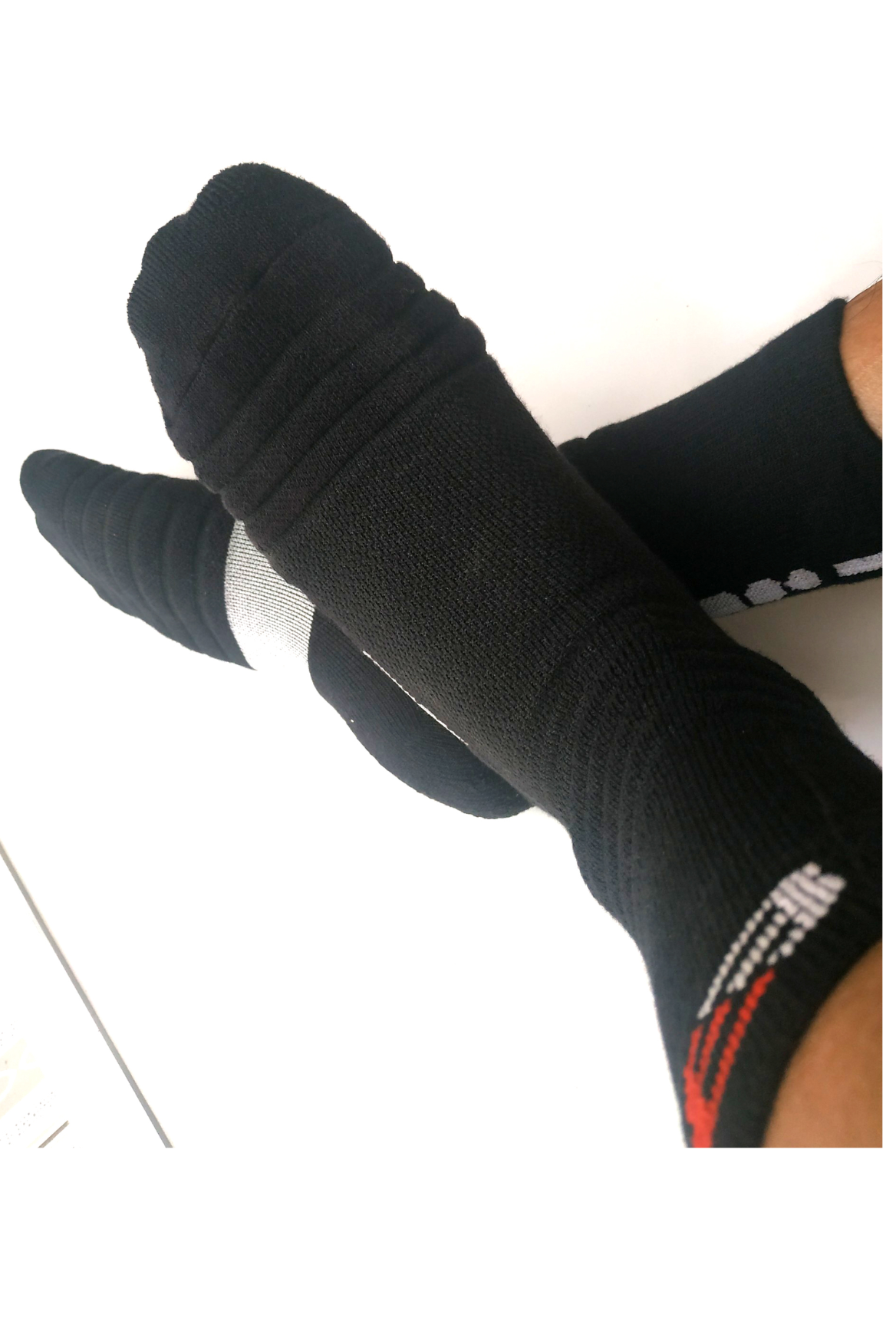 Tất bóng đá con sâu, tất bóng chuyền, tất cầu lông màu đen