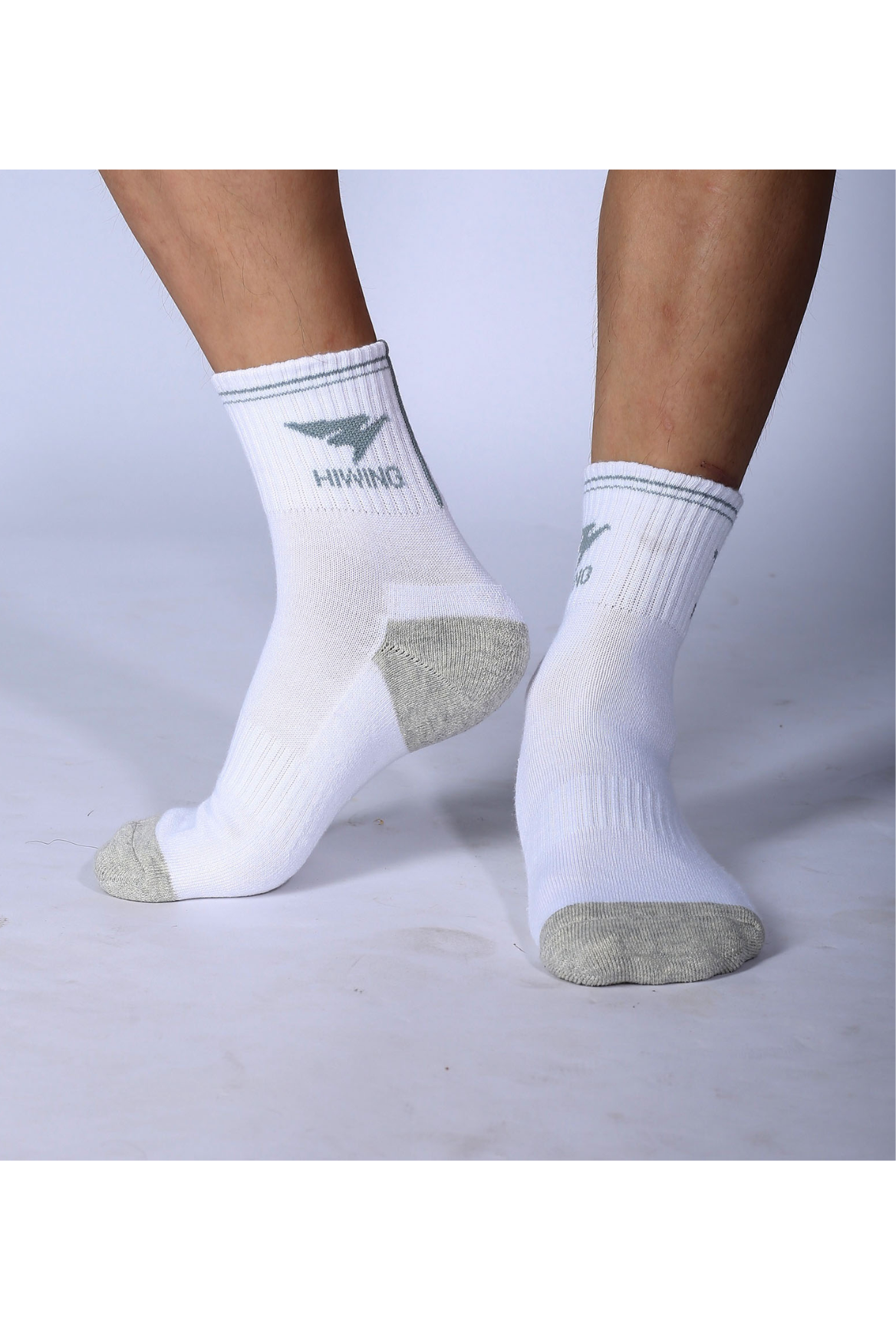 Tất bóng chuyền, tất cầu lông, bóng đá thể thao Hiwing 66 màu trắng chính hãng