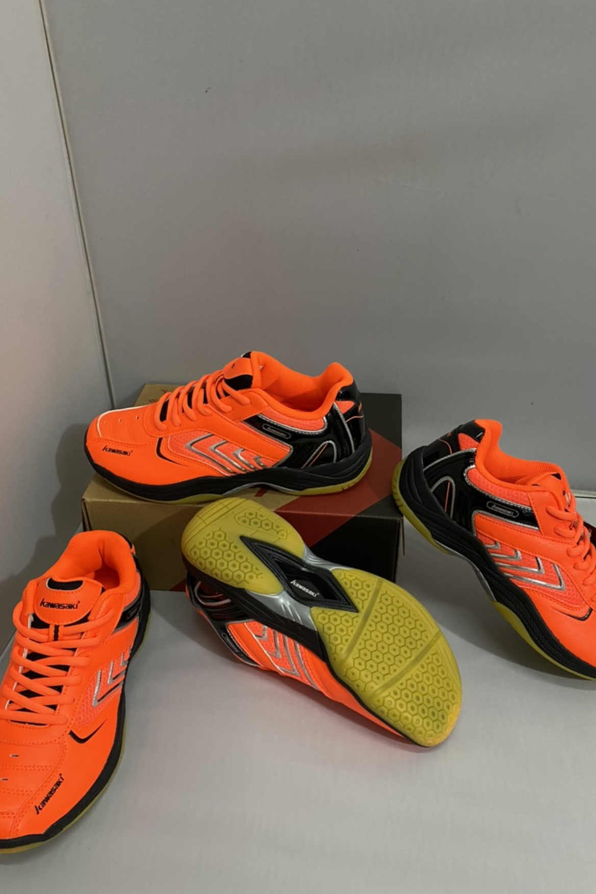 Giày cầu lông bóng chuyền kawasaki K2101 ánh cam