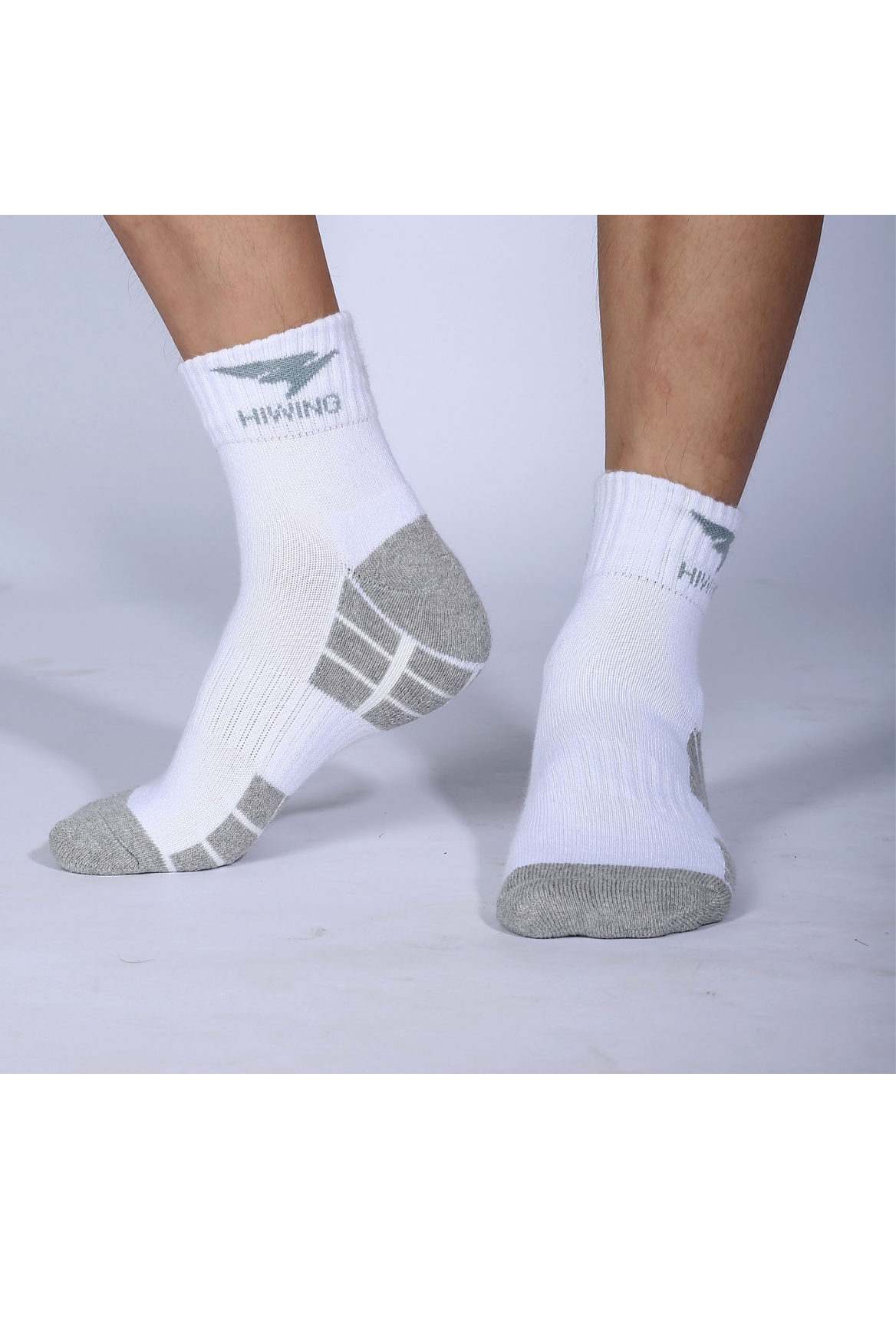 Tất bóng chuyền, tất cầu lông, bóng đá thể thao Hiwing 88 màu trắng chính hãng
