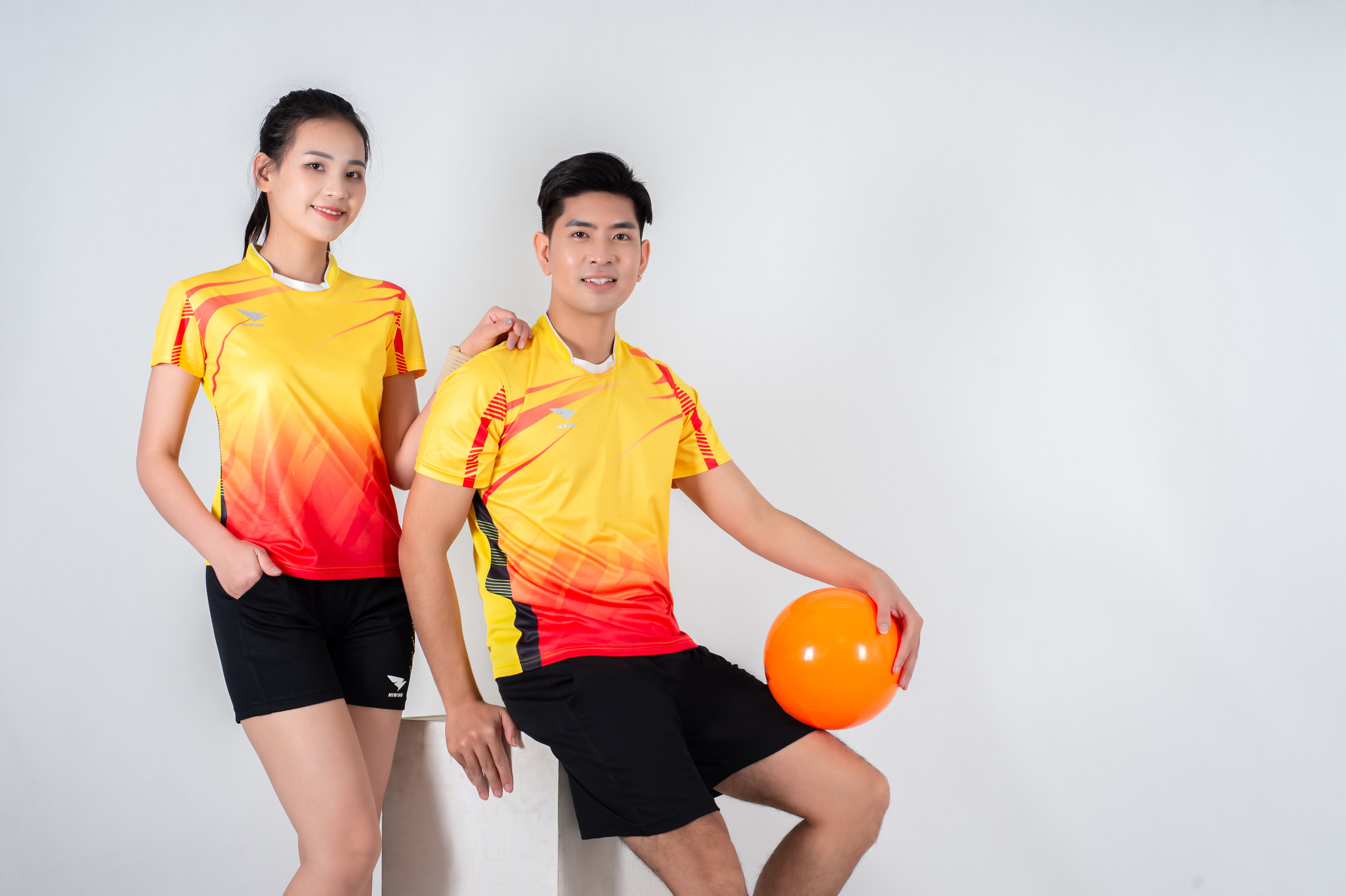 Áo bóng chuyền Nữ Hiwing Super 1 màu Vàng