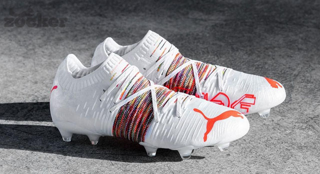 Giày bóng đá Puma