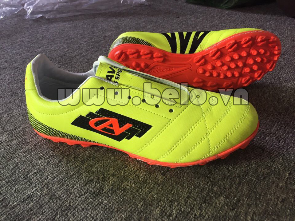 Giày bóng đá Coavu w17 fly wing màu vàng