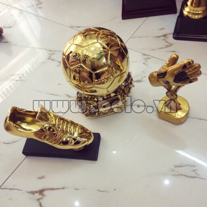 Chiếc giày vàng kỉ niệm chương bóng đá độc quyền tại Belo sport