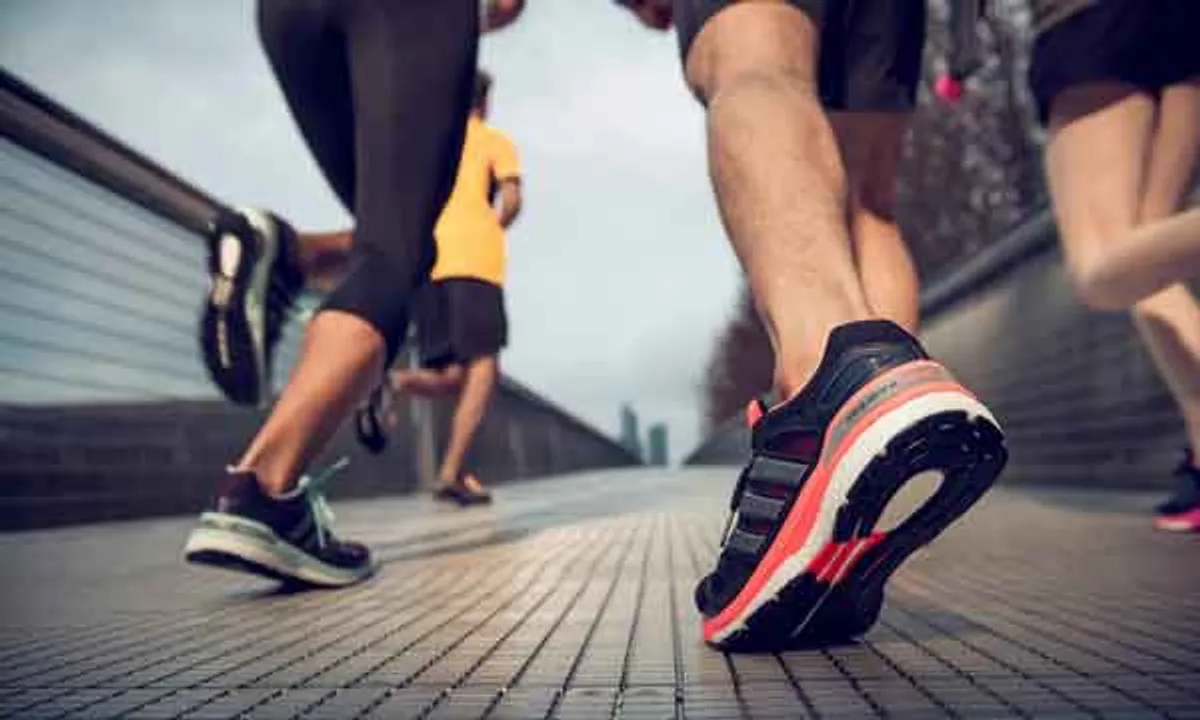 Giày chạy bộ nam nữ chính hãng giá rẻ