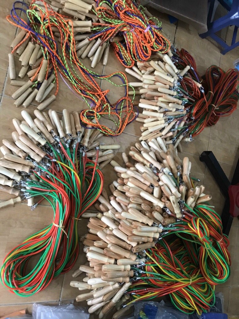 Dây nhảy thể thục thể thao tay cầm bằng gỗ